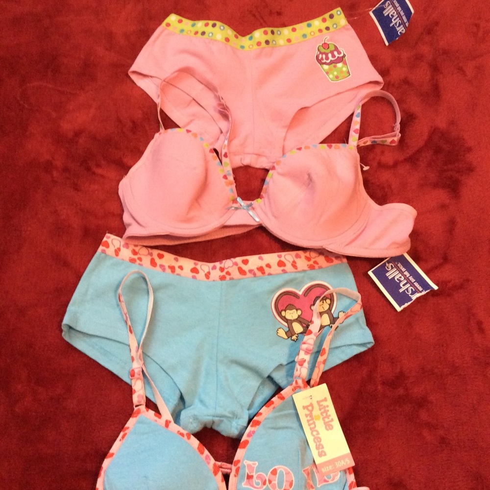 Girls Training Bra and Panties Size S/34A - S/30A